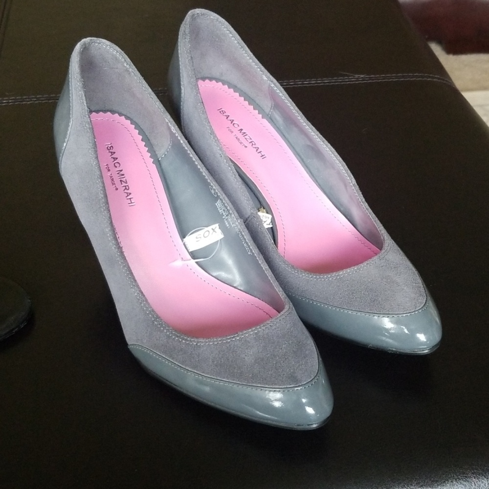 NWT Grey Isaac Mizrahi high heels